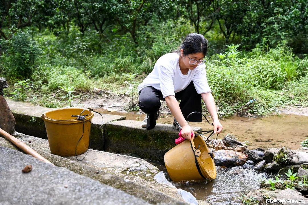 全网追的“扁担女孩”,找了一份暑假工,时薪12元 - 郴州生活资讯 - 郴州28生活网 chenzhou.28life.com
