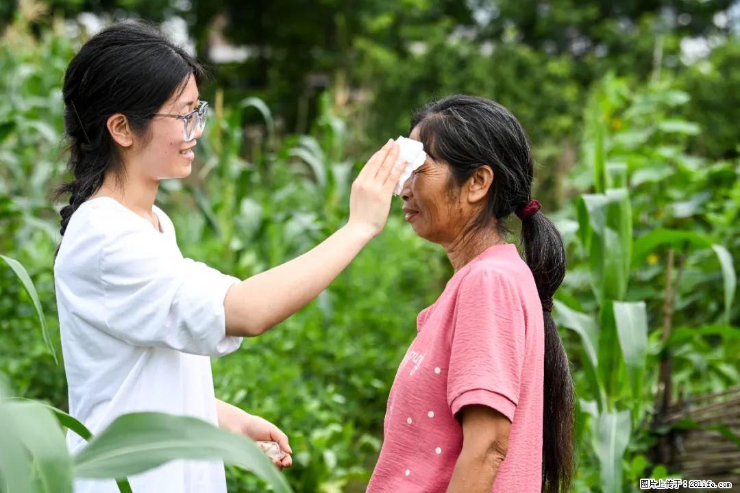 全网追的“扁担女孩”,找了一份暑假工,时薪12元 - 郴州生活资讯 - 郴州28生活网 chenzhou.28life.com